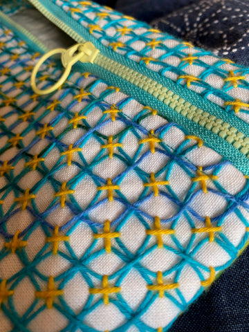 Asagao Kugurizashi Sashiko stitching made into a zip pouch