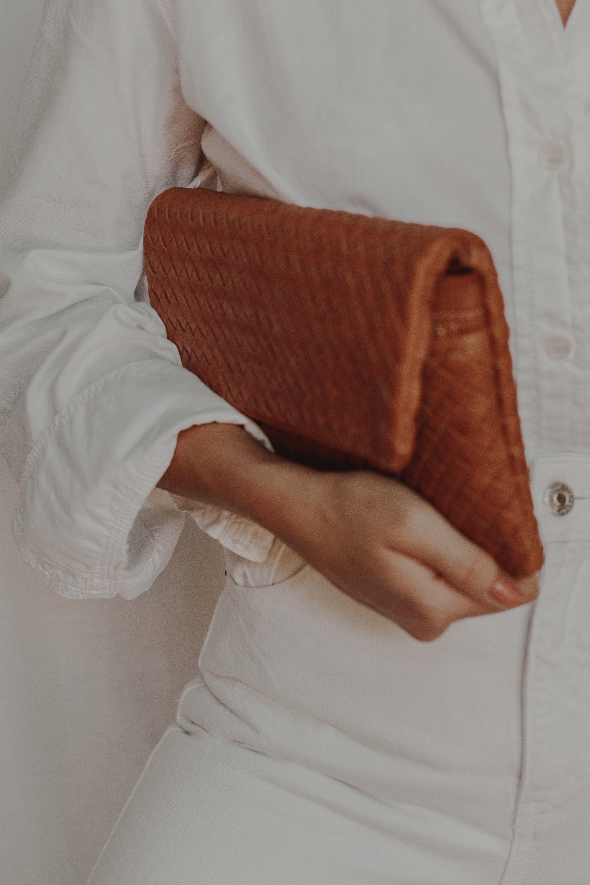 The Julia Woven Leather Clutch Bag - MILANER