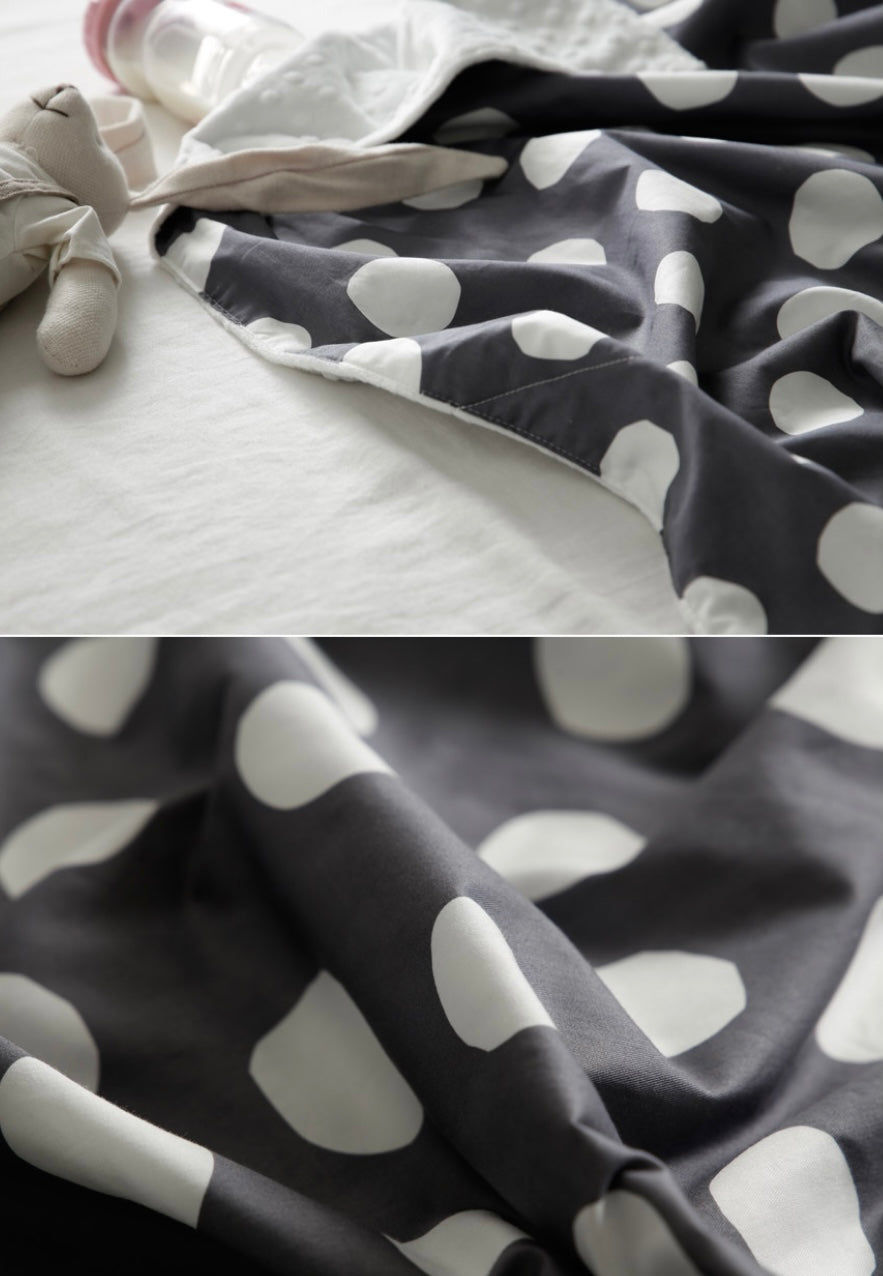 Borny Large Blanket Je t'aime Gray | The Nest Attachment Parenting Hub