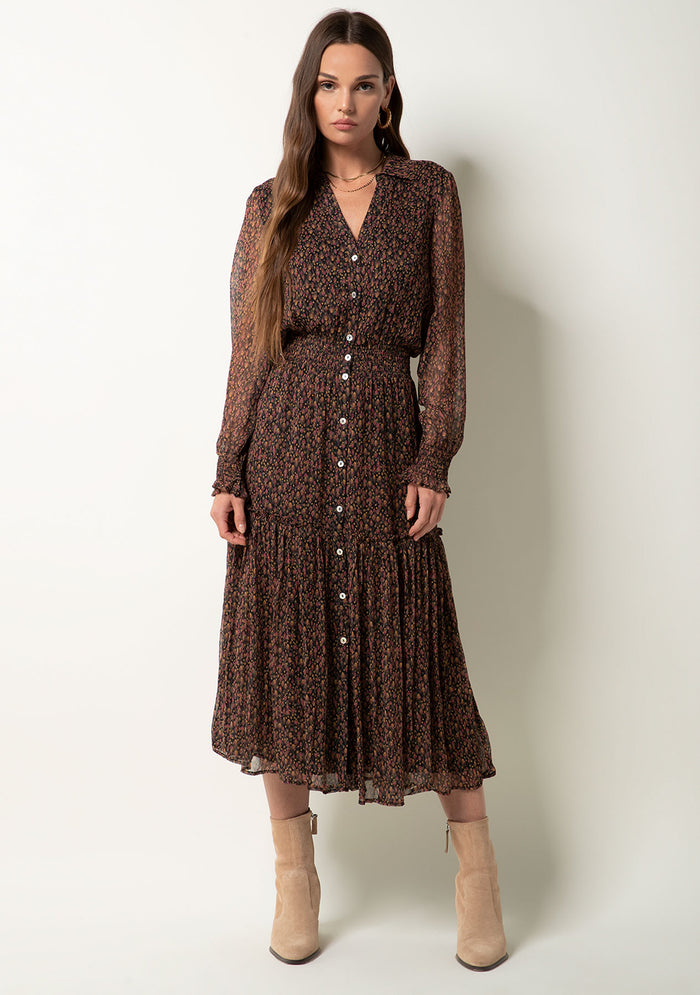 Mid-length autumnal colored dress with diamond pattern all over