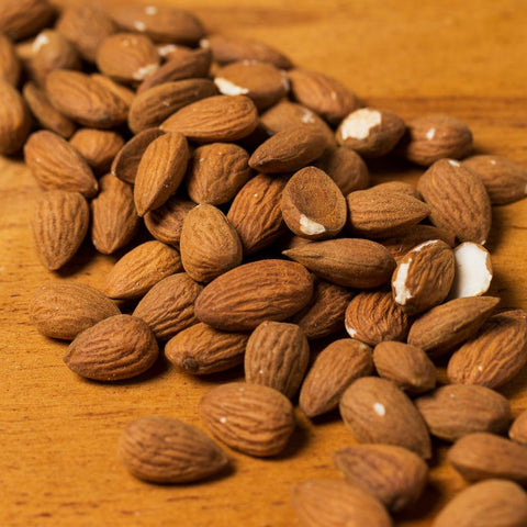 almond som ingrediens til helt naturlige ansigtseksfoliatorer