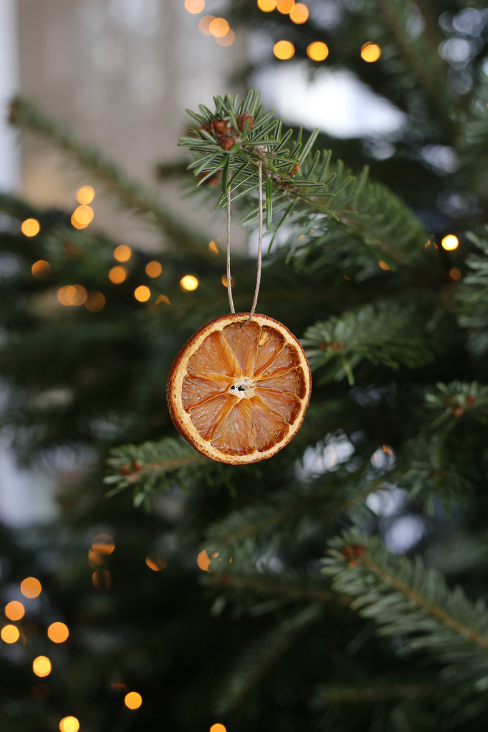 DIY: orange Christmas decorations By Mölle 