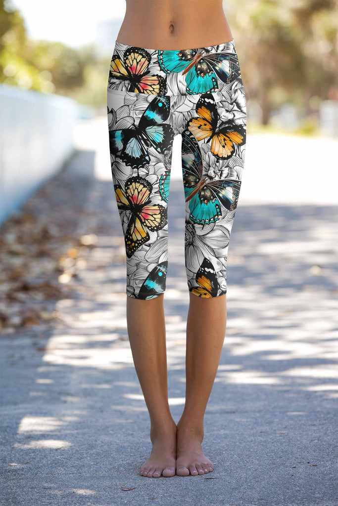 Grondig ijsje Serie van Giddy Girl Ellie Grey Butterfly Print Yoga Capri Leggings - Women |  Pineapple Clothing