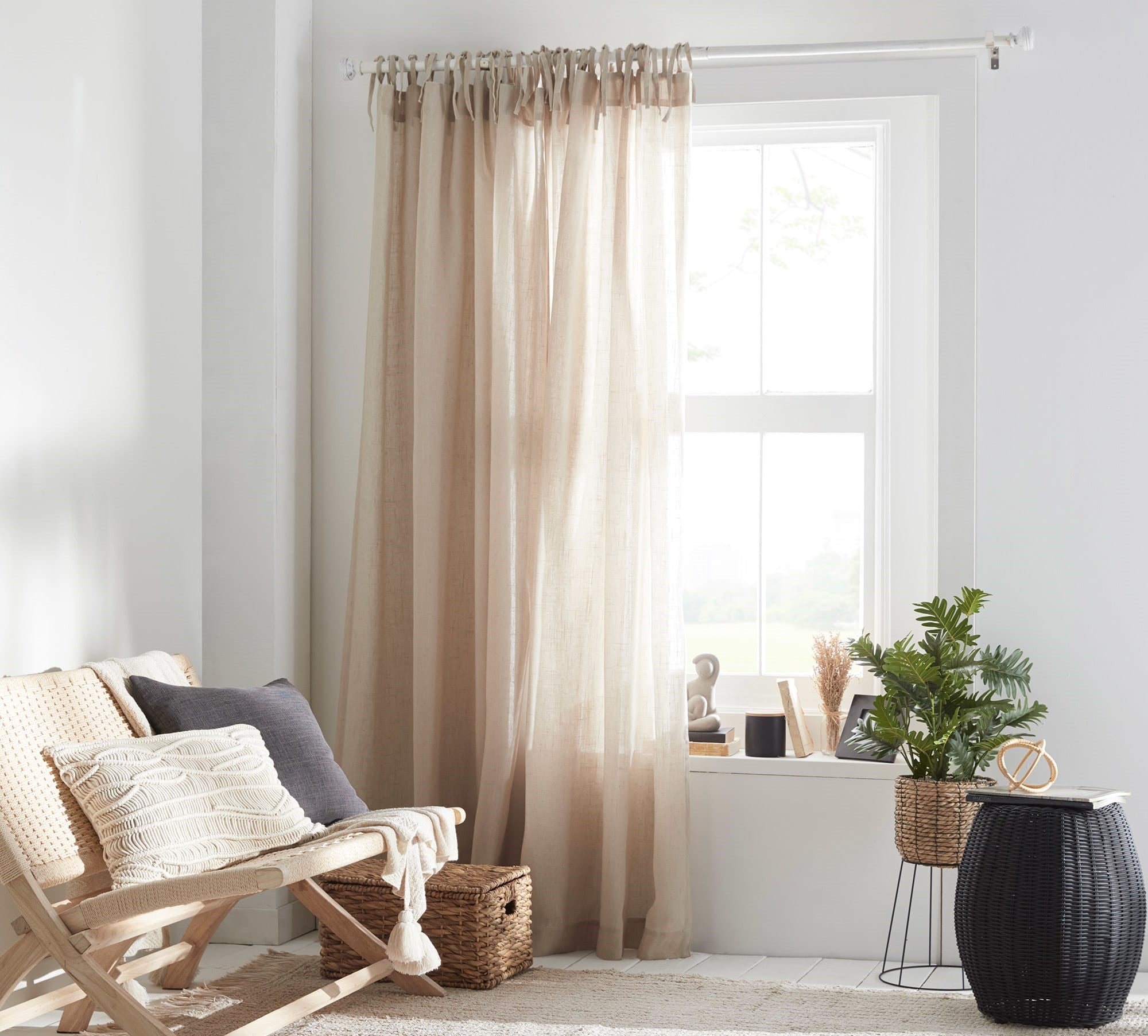 Sheer curtains & drapes