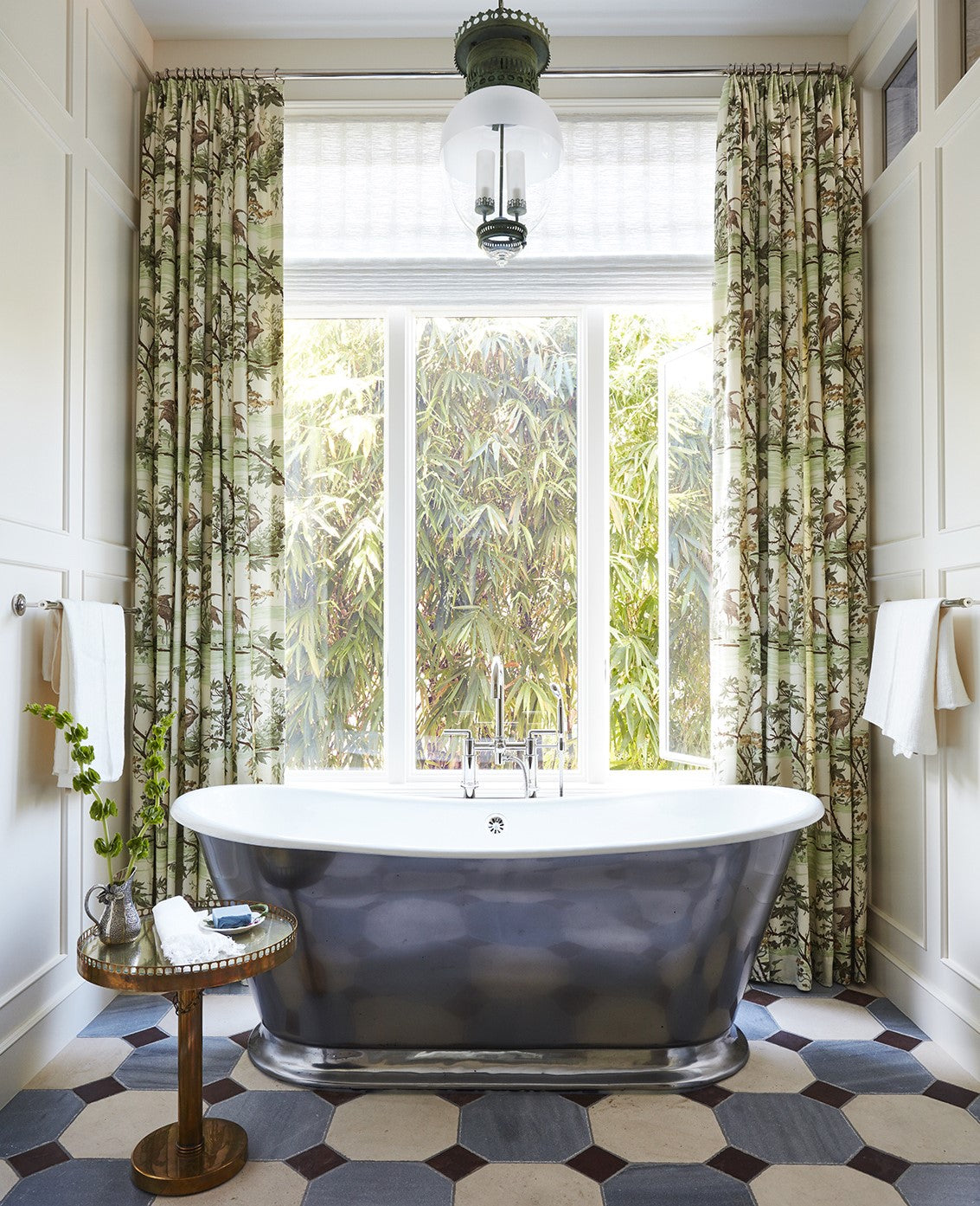 Floral curtains for bathrooms