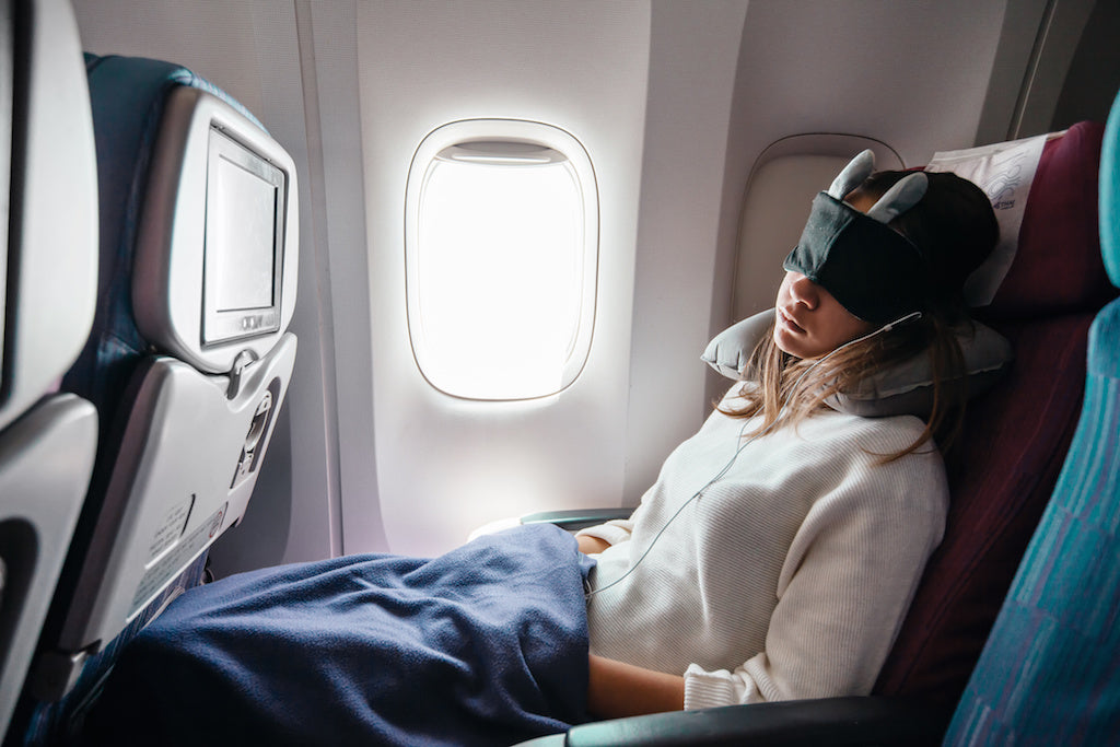 7 Tips On How To Sleep On A Plane Smart Nora
