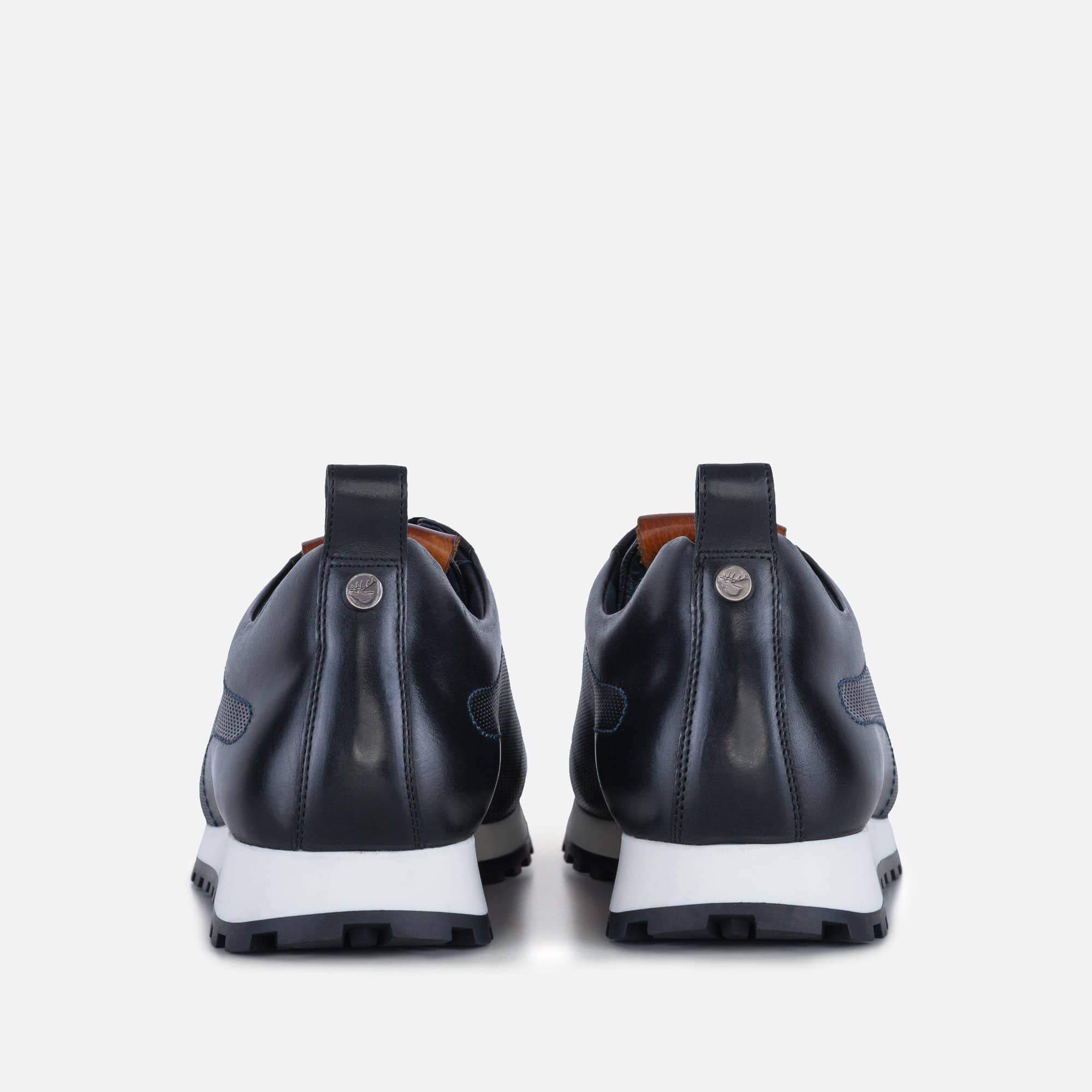 black trainers black soles