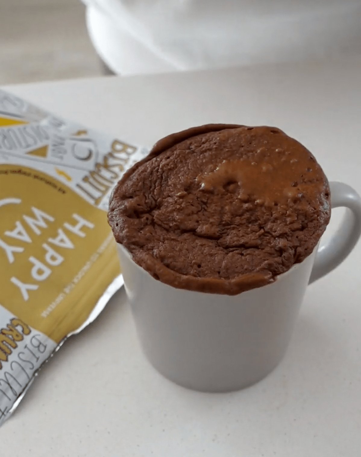 CHOC BISCUIT MUG CAKE