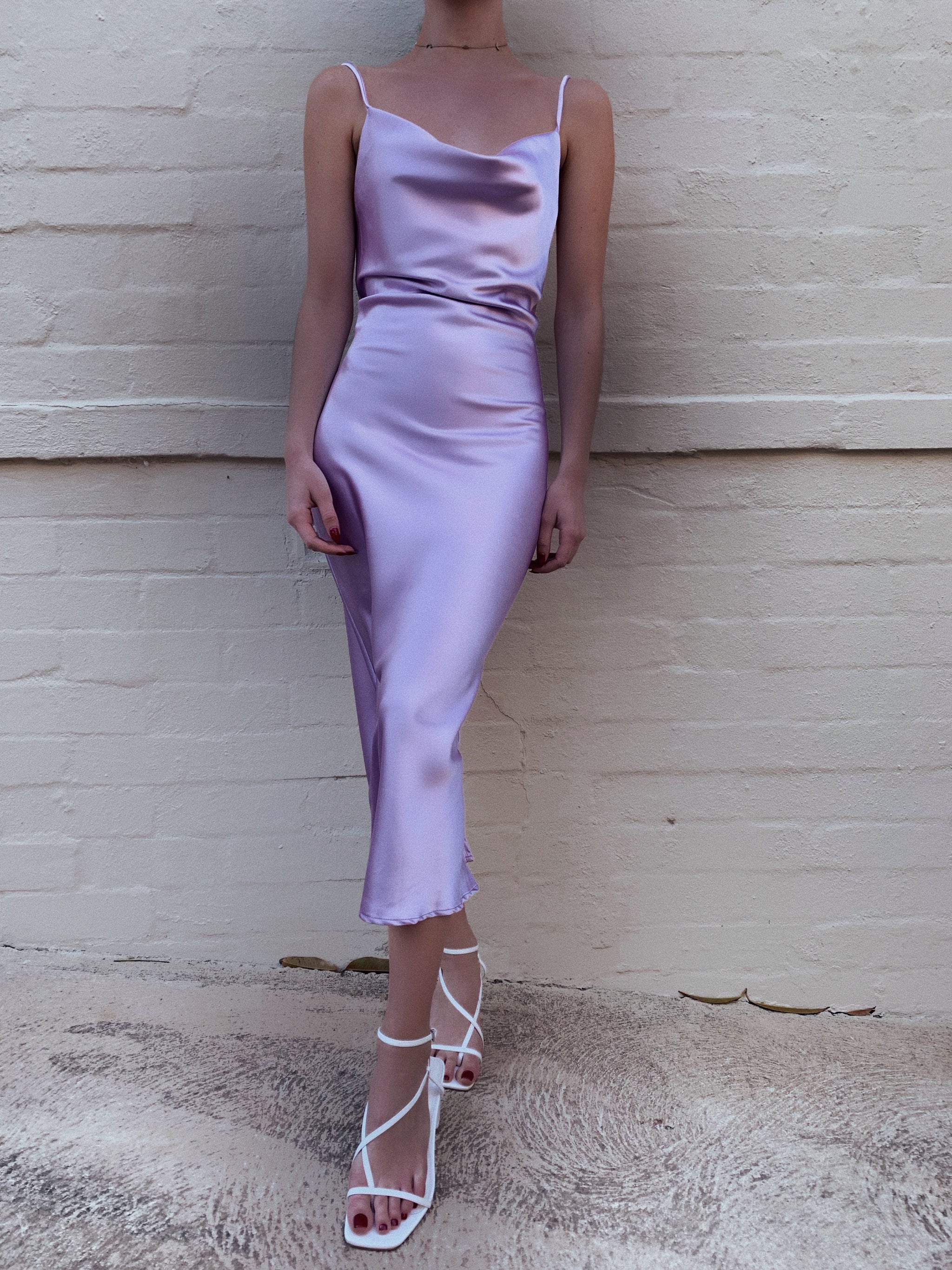 lilac dress and silver shoes