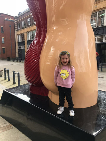Little Hotdog Watson blog on body confidence for Kids with Damien Hirst sculpture