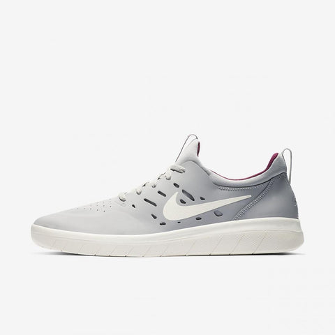 nike sb nyjah free atmosphere grey & berry skate shoes