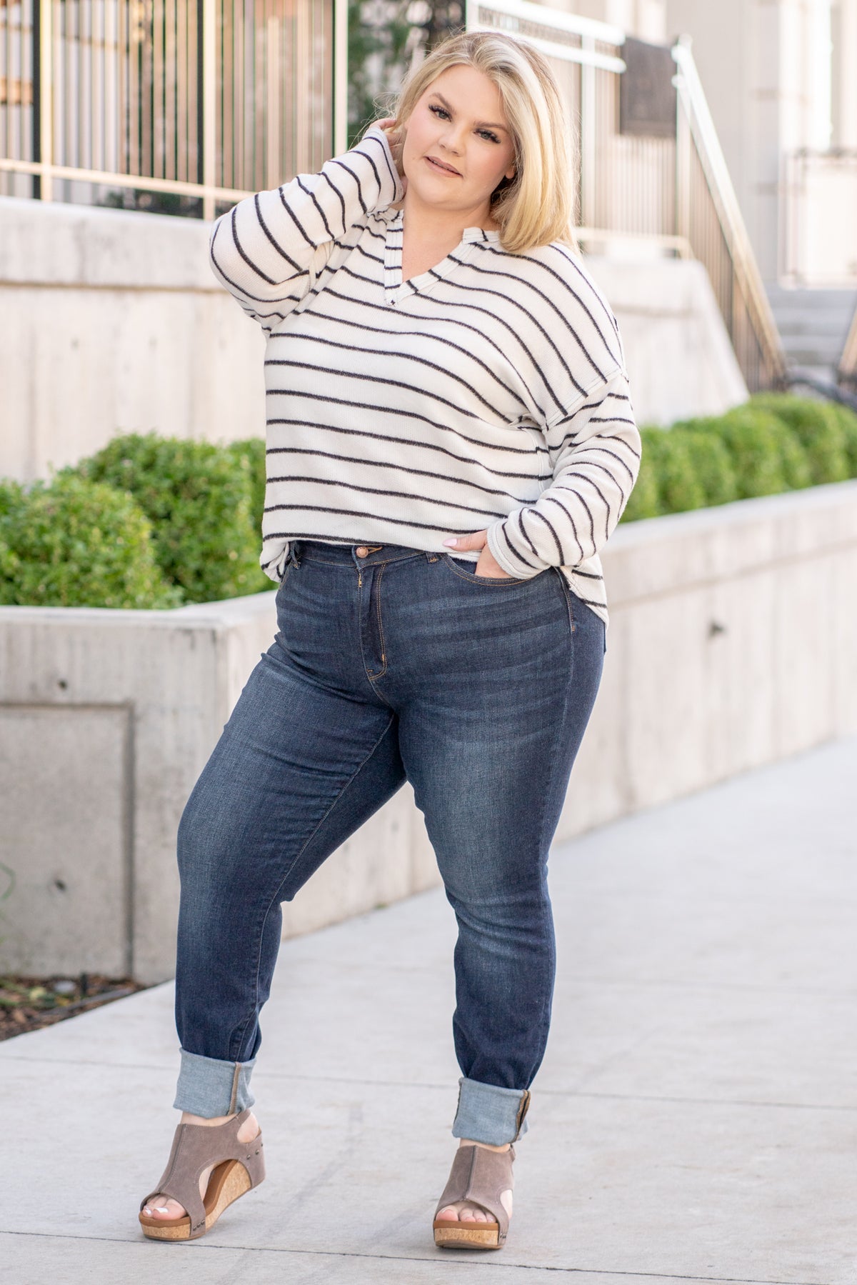 Style Guide: How I Styled My MOSSIMO Blue Printed Pleated Drapey Pants  #TargetStyle