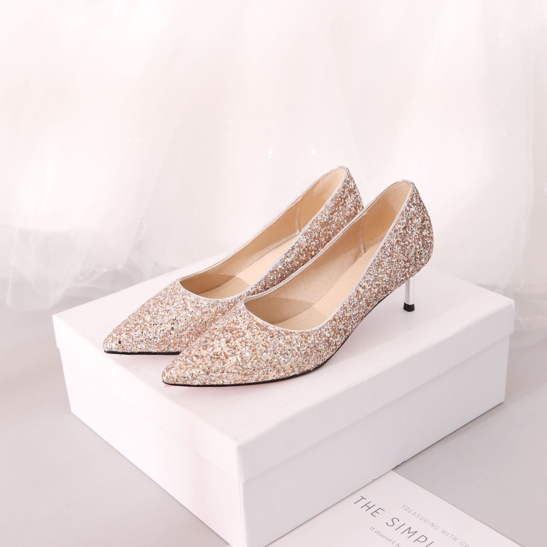 Pointed Toe Sequined Wedding Shoes Women Pumps Stiletto Middle Heels