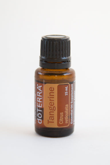 https://cdn.shopify.com/s/files/1/1060/0534/products/doterra-tangerine_384x577.jpg?v=1550764204