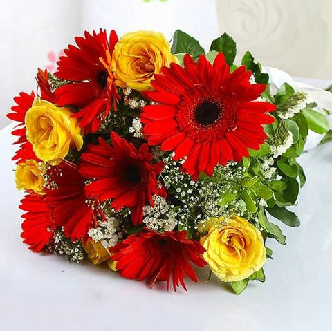 Gerberas Online | Buy Gerbera Daisies Online | Gerbera Bouquet Delivery -  Bloomsvilla