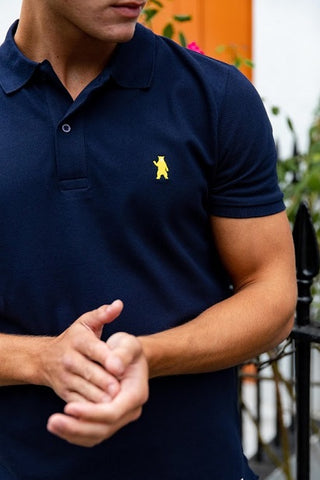 How to wear a polo shirt with jeans