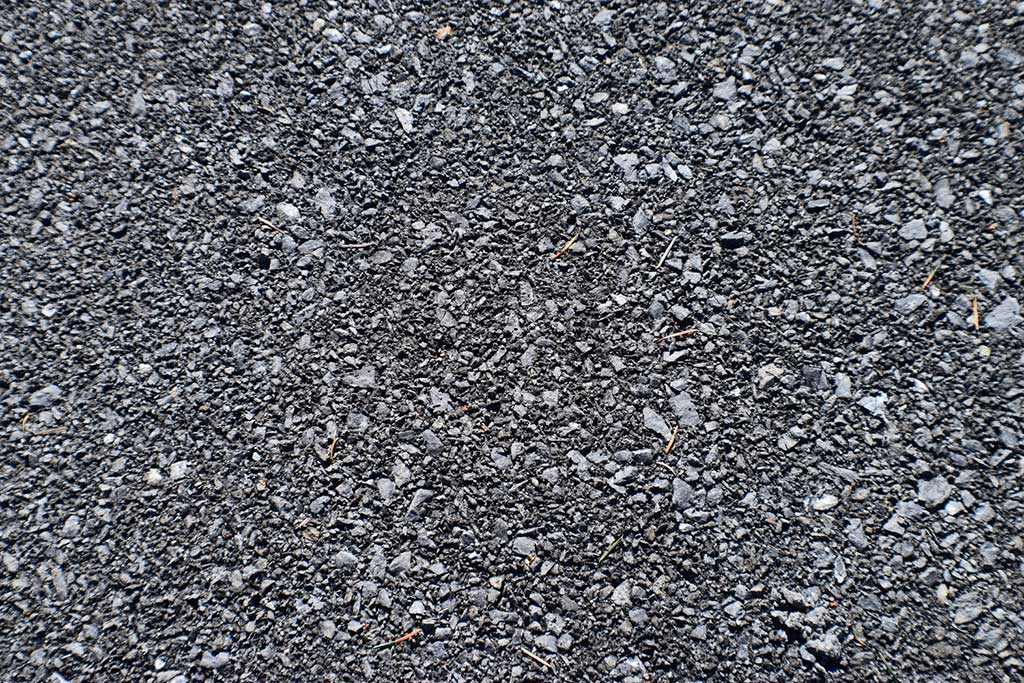 Use angular crushed gravel with Lighthoof Panels for the best results.