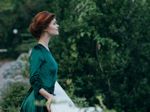 style in green dress