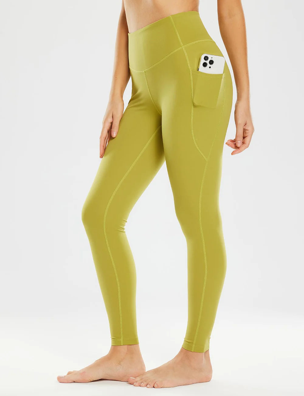The Best Yoga Pants for Women To Make Those Awesome Poses and