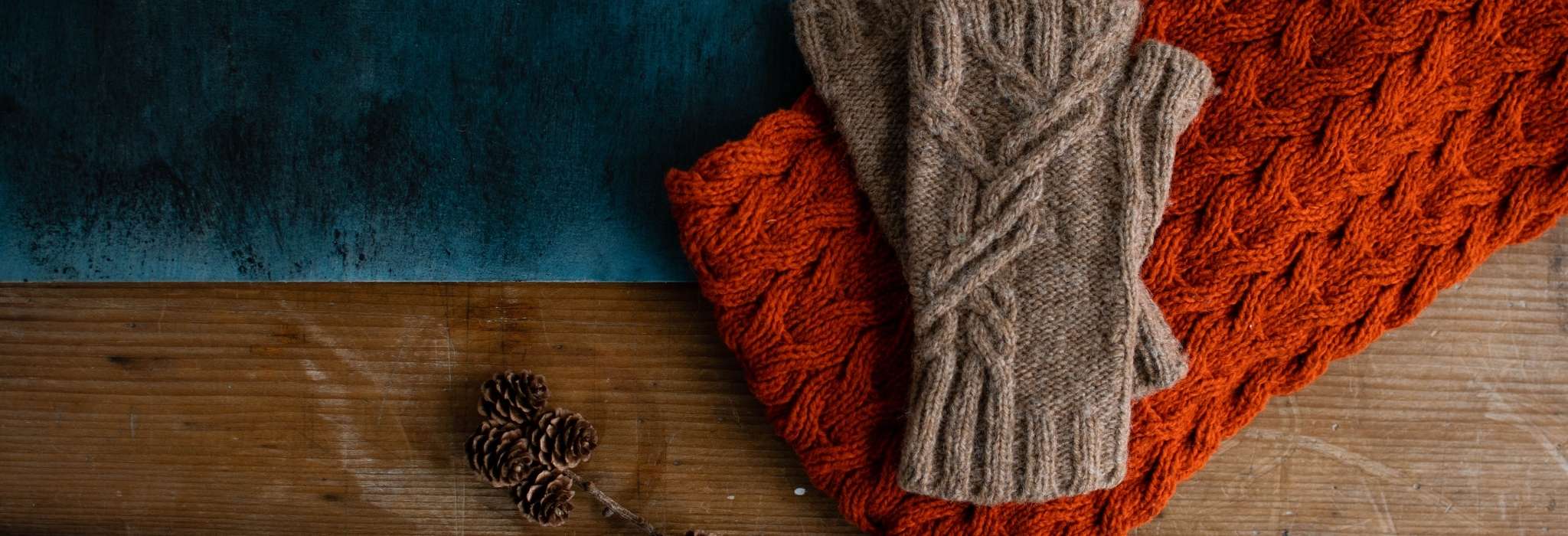 7 Soft and Snug Chunky Knit Cowls That will Make you Feel Gorgeous