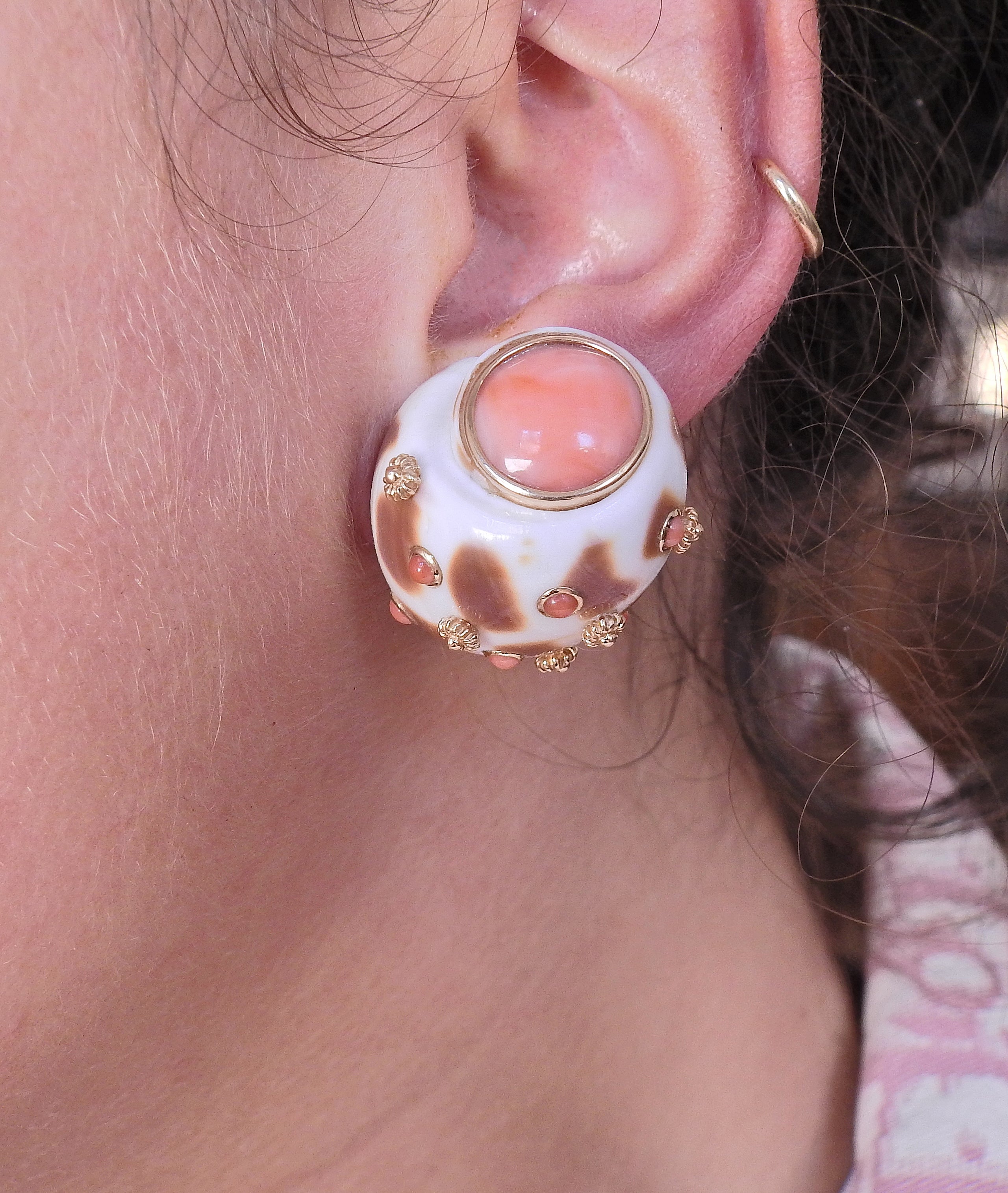 Trianon Vintage Shell Coral Gold Earrings