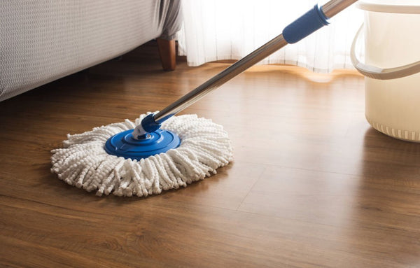 Best Mop to Clean Hardwood Floors (Tips & Guide)