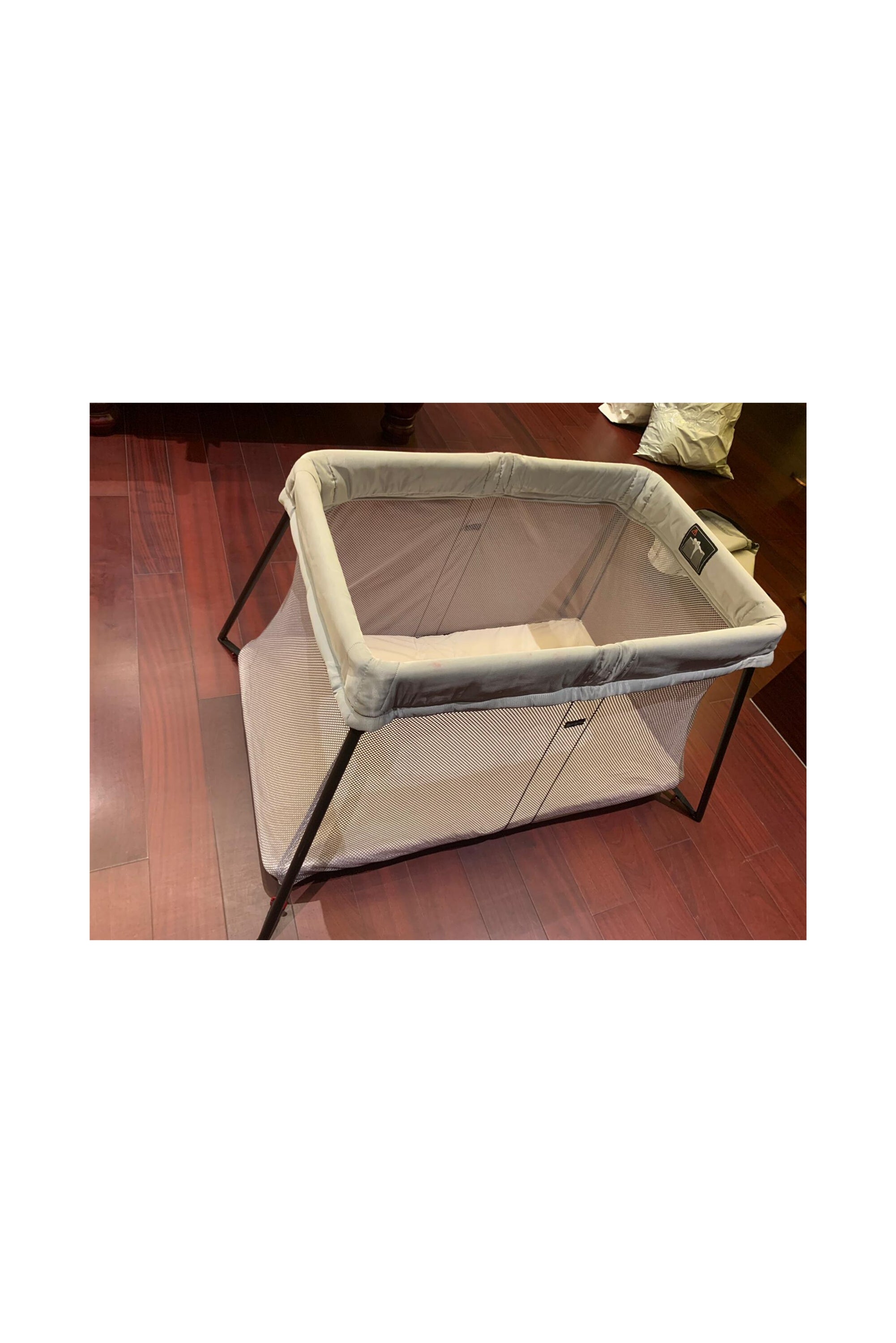 travel crib with changing table