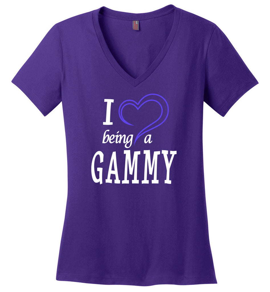 I Love Being a Gammy Ladies V-Neck T-Shirt – CaliKays