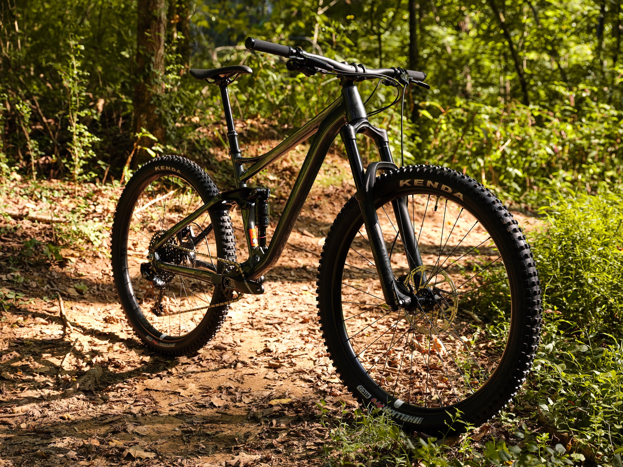 Airborne Toxin Full Suspension Trail 29er MTB