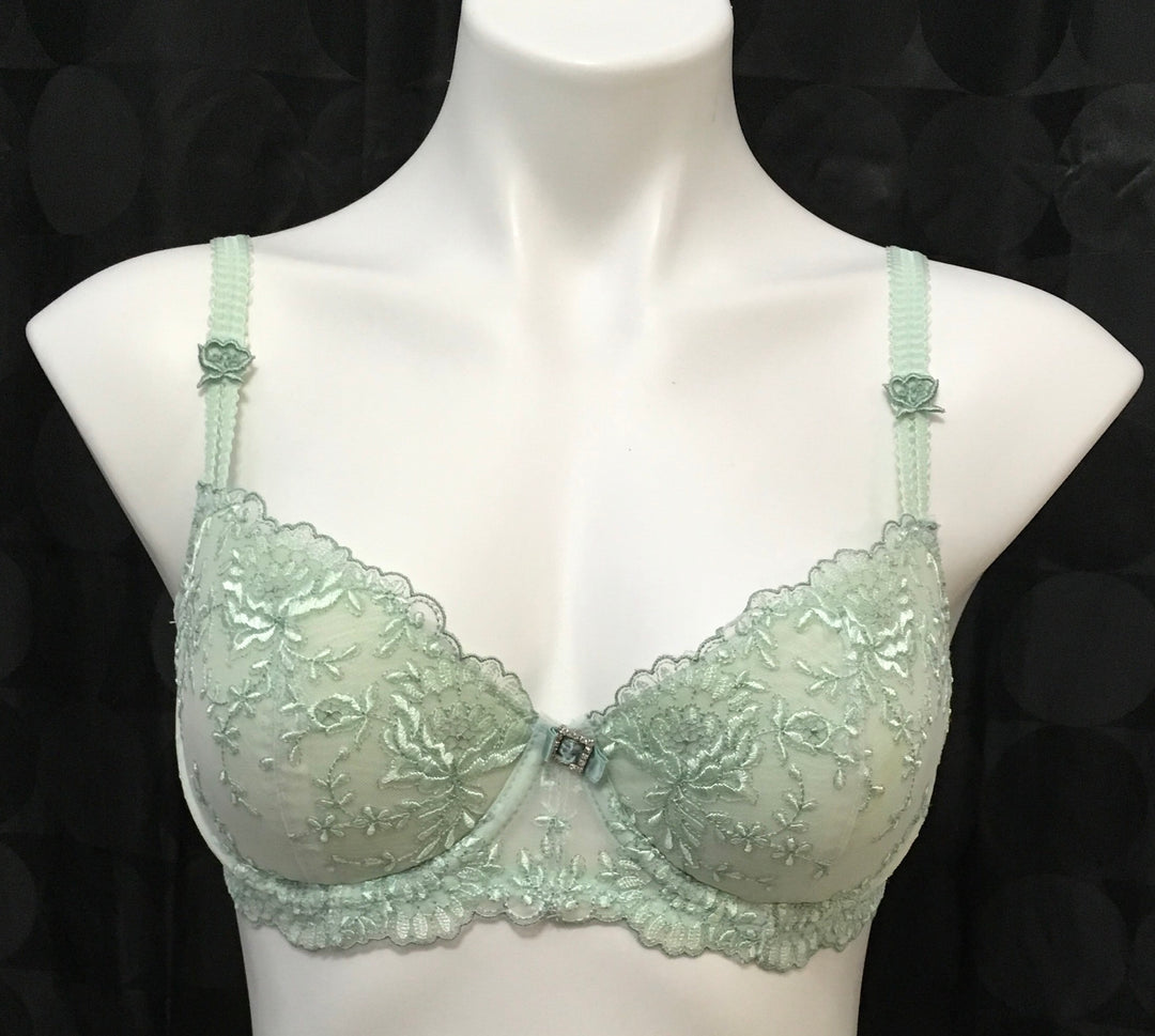 Bras at only 15.000/= in sizes 42D to - La Epic Boutique