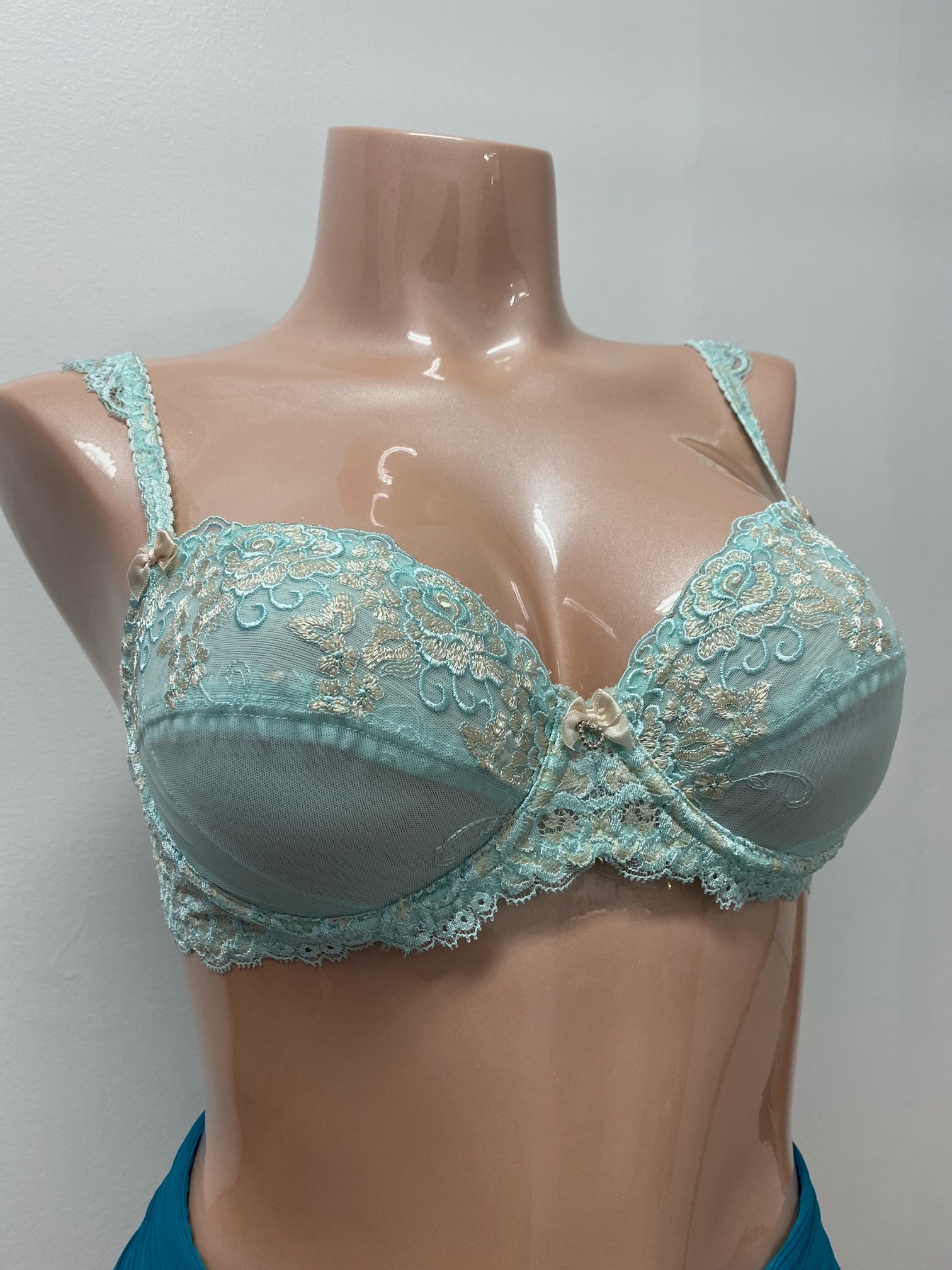 Final Sale Change Contour Plunge Bra