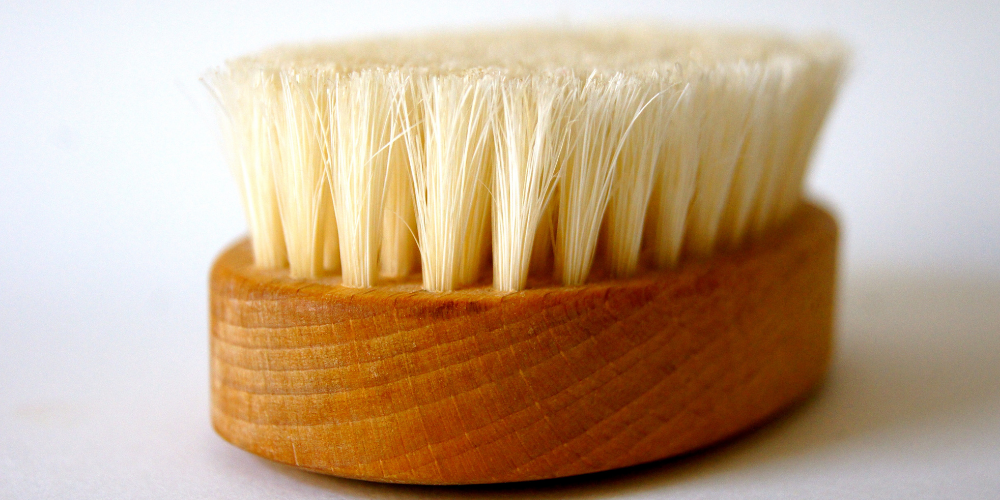 dry brushing with moisturizer aloe infusion