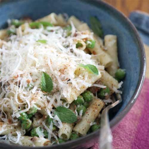 Macaroni with Sausage and Peas