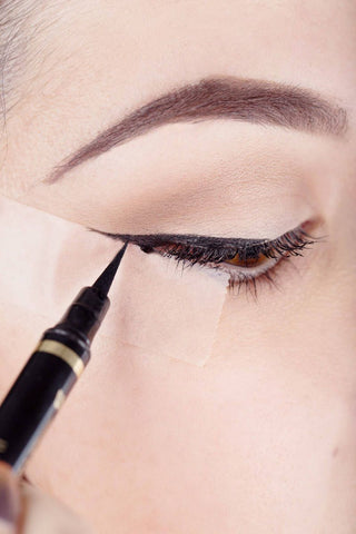 Scotch Tape Winged Liner hack