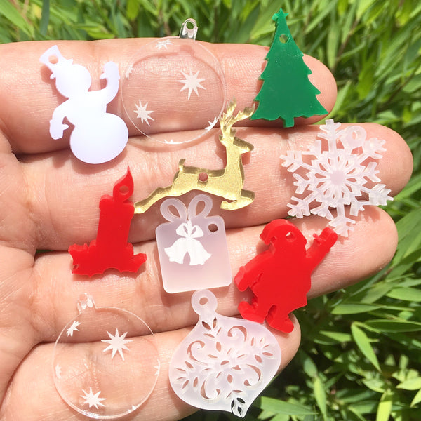 Christmas Charms / 16 Pieces, 15-20mm