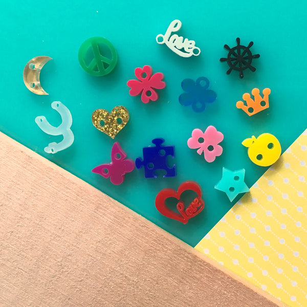 Hearts Tiny Charms / 50 Pieces, 10mm