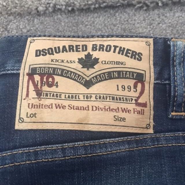 dsquared2 jeans label