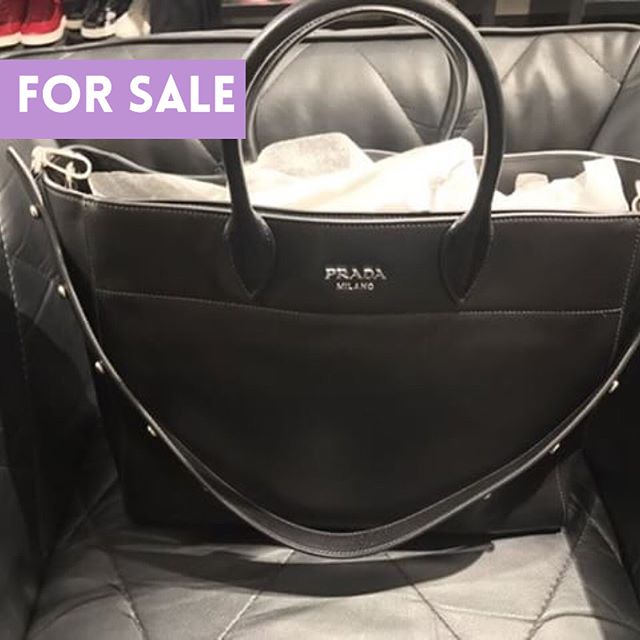 selling prada bag