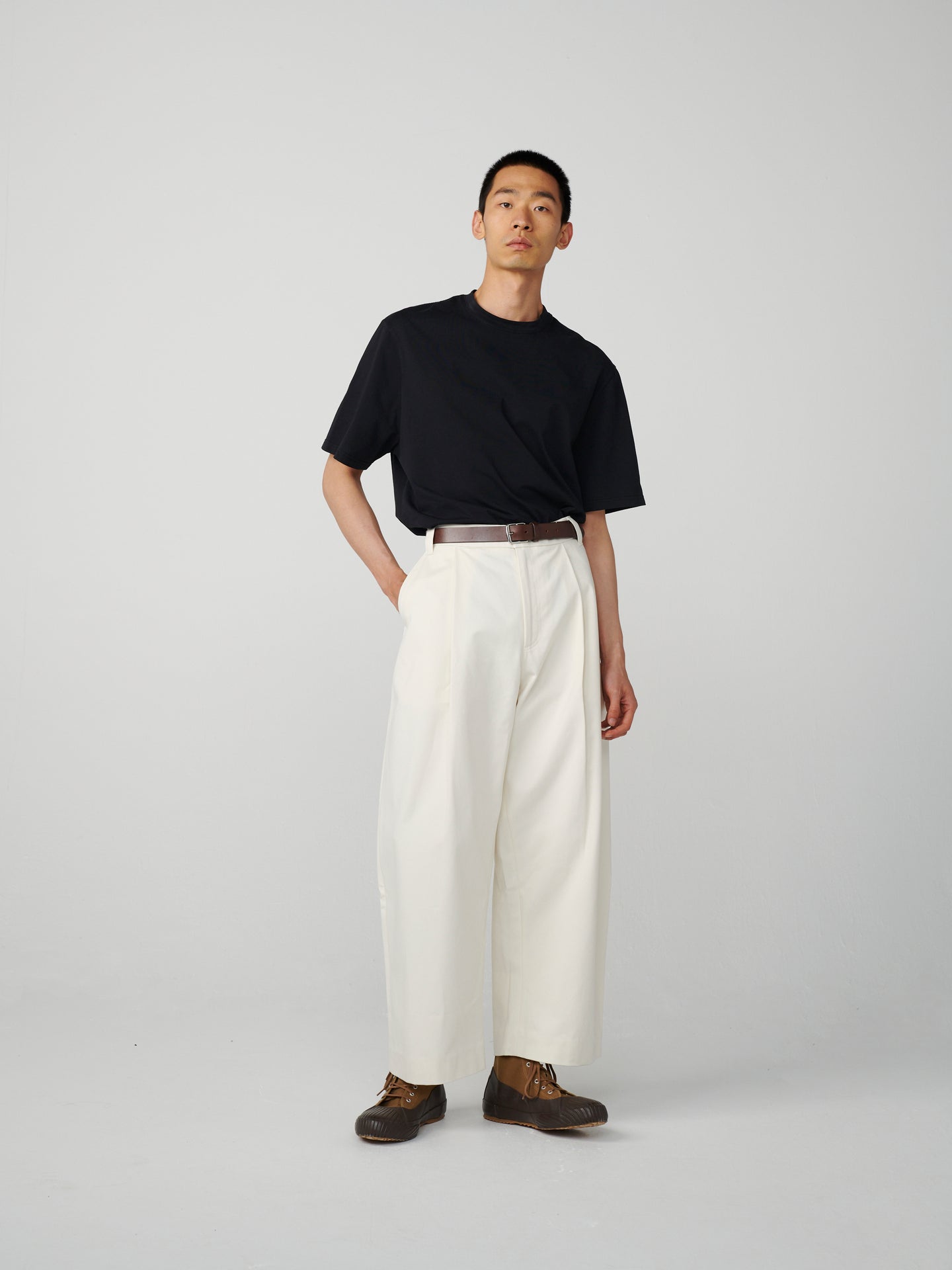 studio nicholson volume pants sorte milk | angeloawards.com