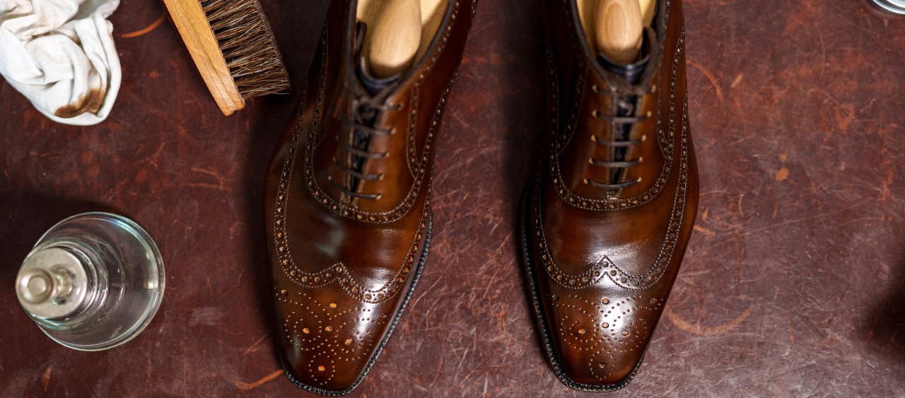 10 Steps to Shine Your Dress Shoes Like a Pro - Boardroom Socks