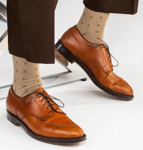 khaki patterned dress socks with brown suit