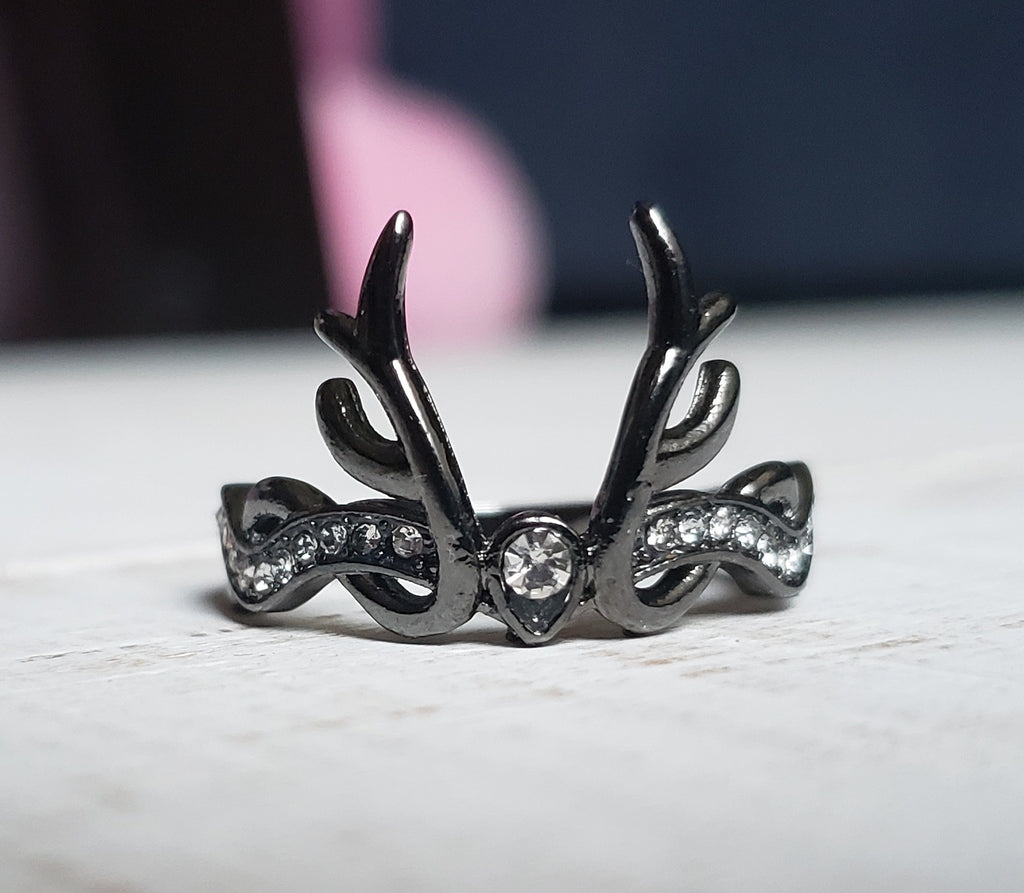 Couples Camo Deer Antler Wedding / Engagement Ring Set His