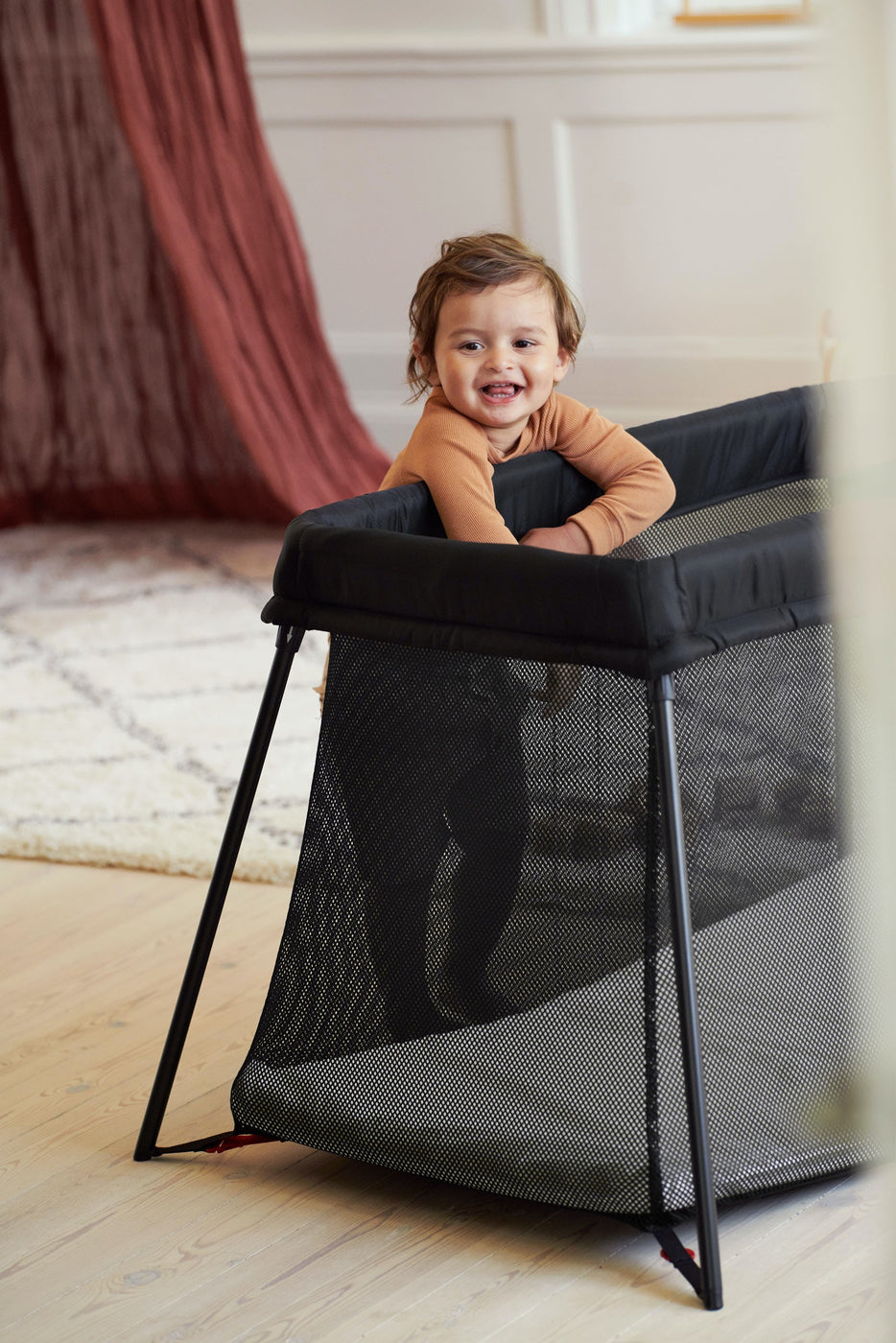 baby bjorn travel cot fit in suitcase