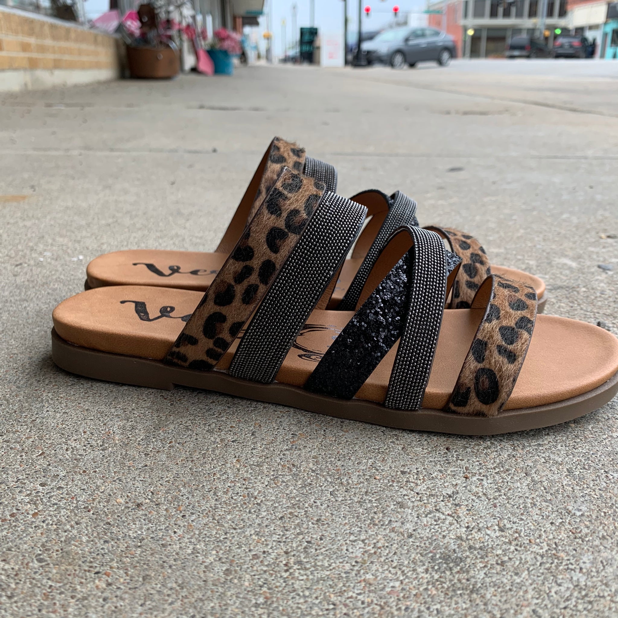 very g leopard sandals