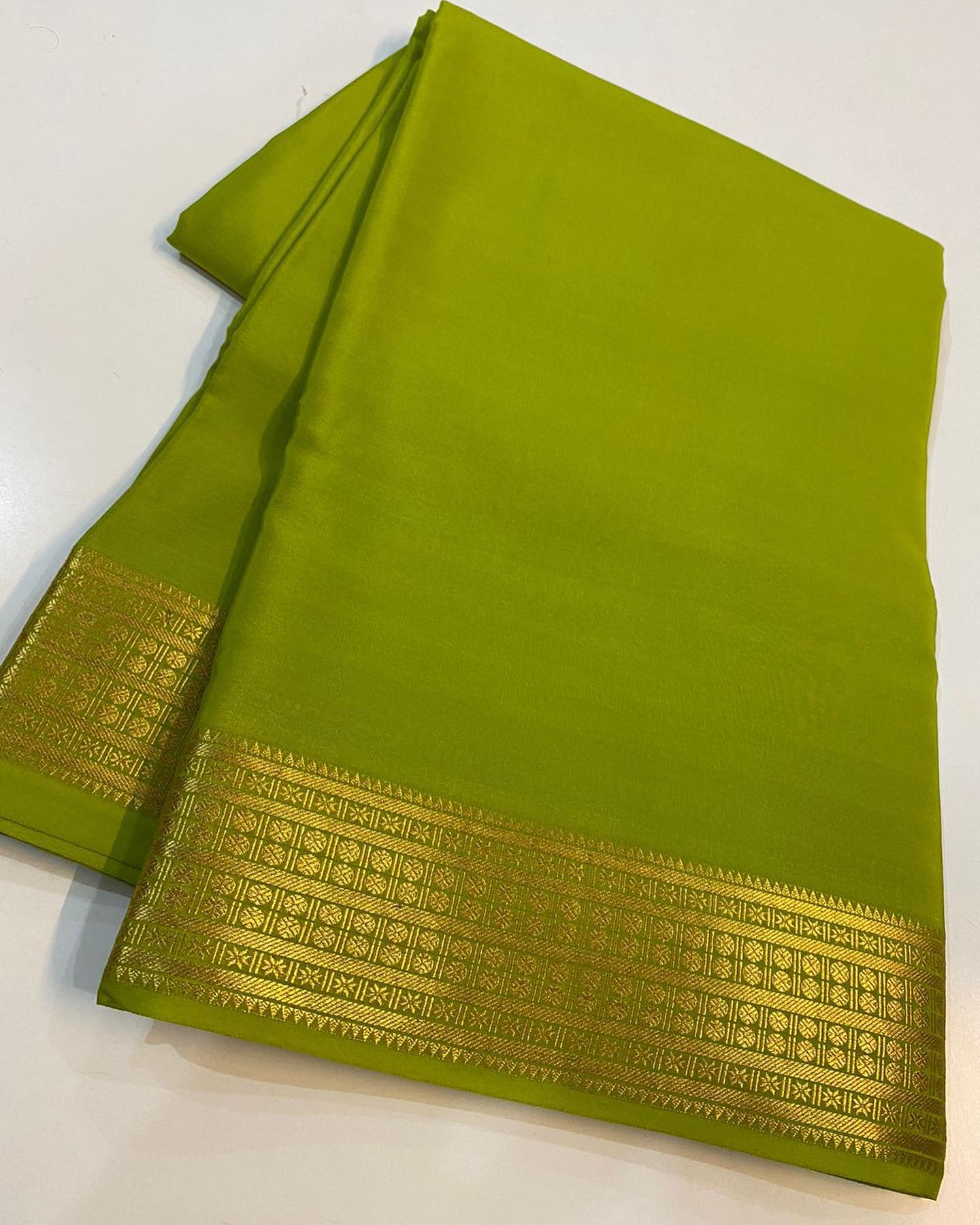 Exquisite Pista Green Pure Mysore Silk Saree with zari zig-zagged and –  Shobitam