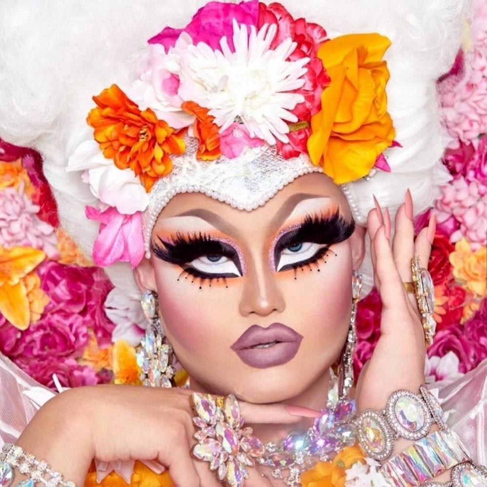 KimChi Chic Beauty Mad Maxine, Soot Yourself Eyeshadow Palette style image