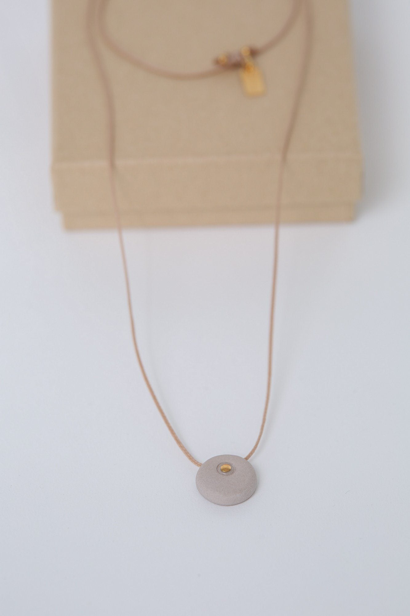 NUWL RIPPLE NECKLACE GOLD | www.csi.matera.it