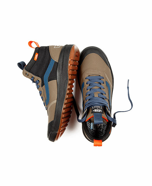 vans trekking shoes