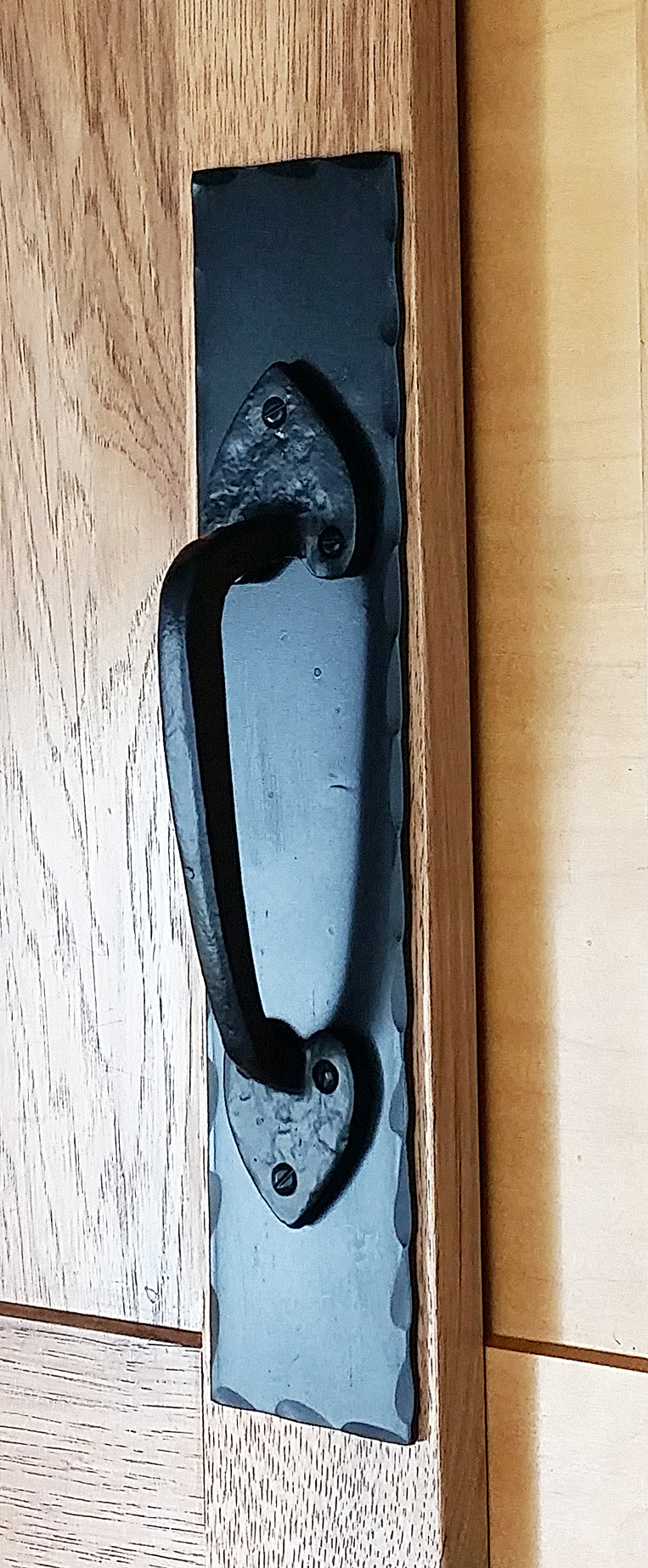 Heart Style Barn Door Handle Pull Gate Handle with Hammered Back Plate