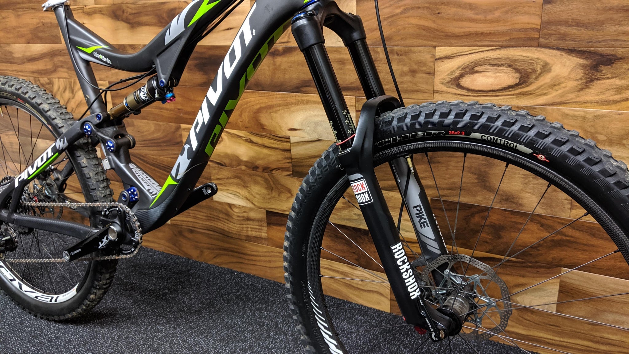 pivot mach 5.7 carbon review